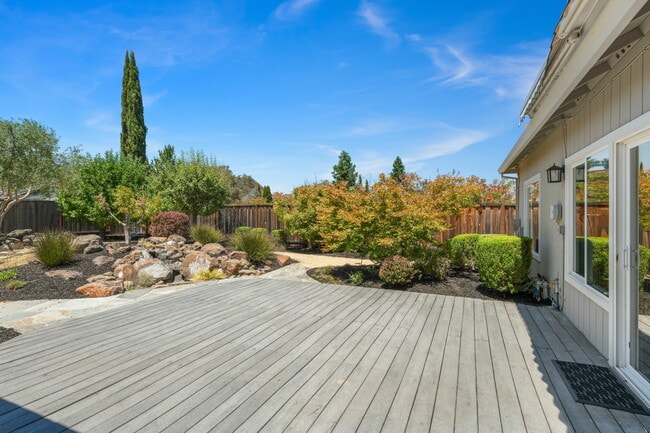 Building Photo - 300 Homewood Ct