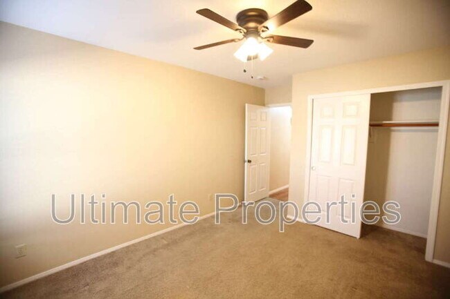 Building Photo - 4226 W Cielo Grande