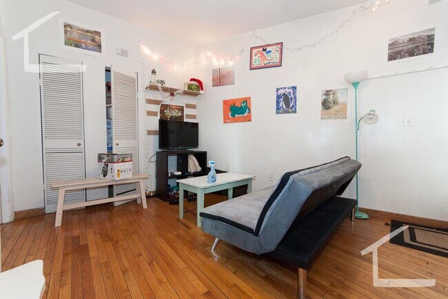 Building Photo - 92 Linden St