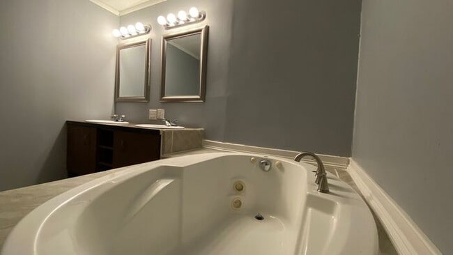 Building Photo - 1bedroom unit in Berrien Springs