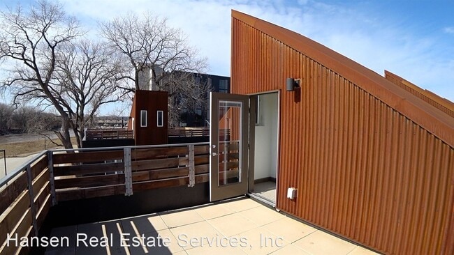 Building Photo - 708 SE 6th St