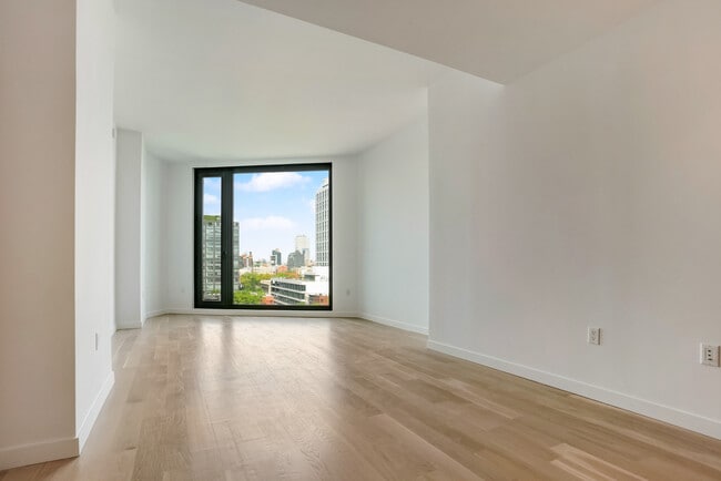 Building Photo - 329 Broadway