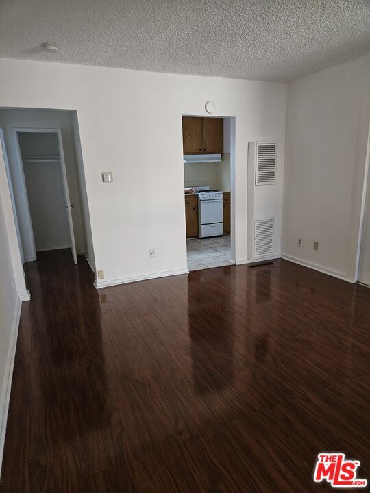Building Photo - 5641 Halbrent Ave