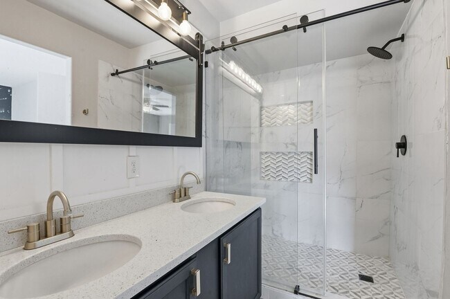 Building Photo - remodeled 3 bedroom Oak Vally Ranch Home