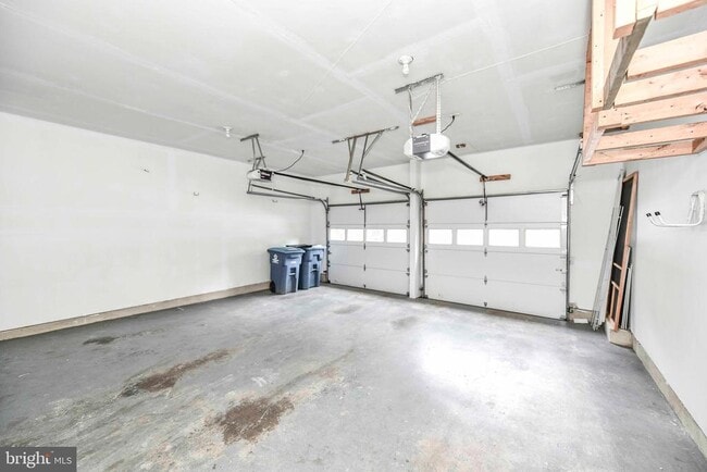 Building Photo - 3105 White Daisy Pl