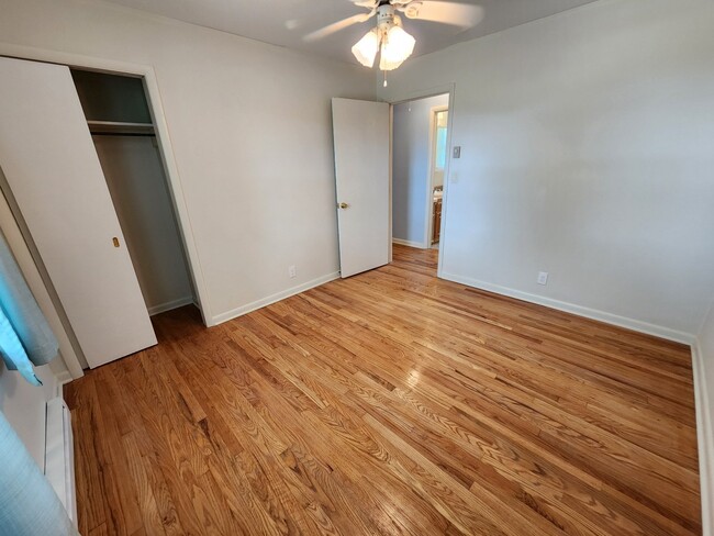 Building Photo - Quiet Country 3BR Ranch with 3.8acres betw...