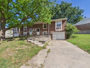Building Photo - 2835 Tepee Ave