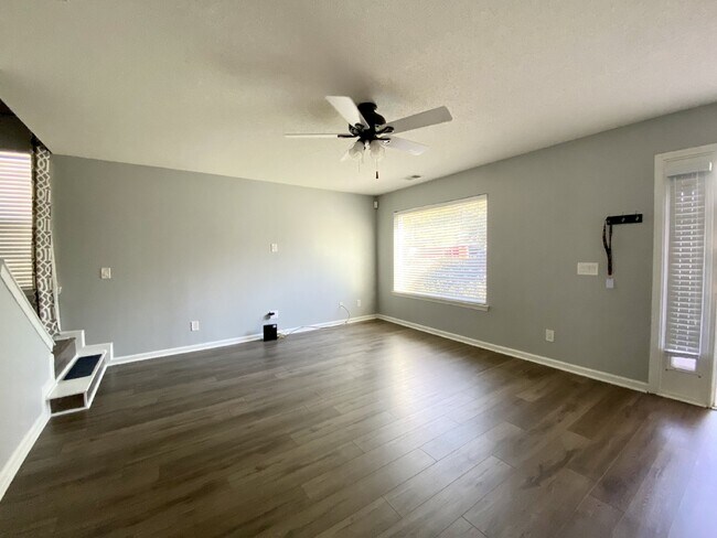 Building Photo - Four Bedroom Home Available in Edgefield!