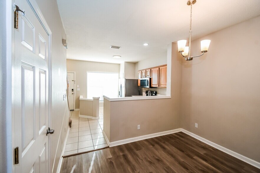 Building Photo - 3587 Lone Tree Ln
