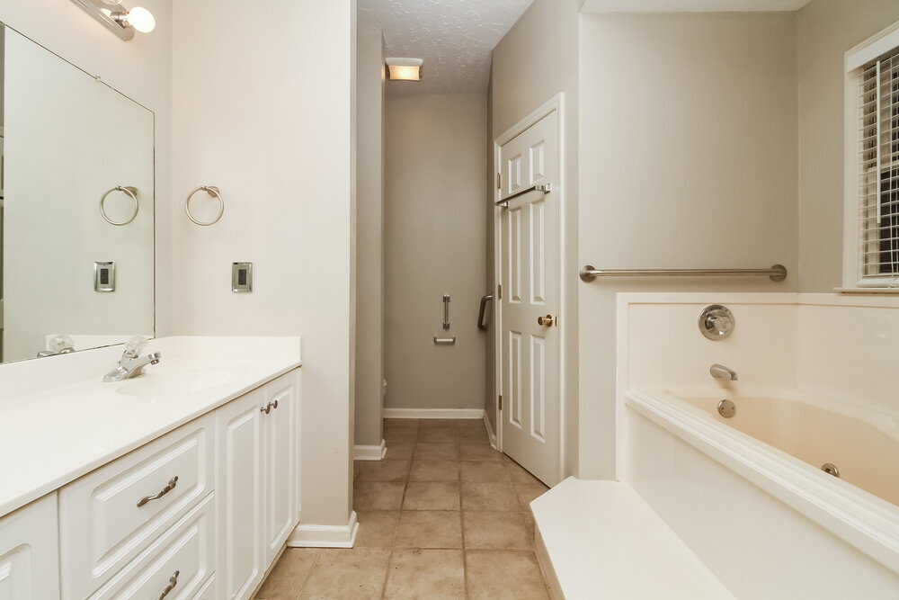 Building Photo - 1802 Cascade Ct