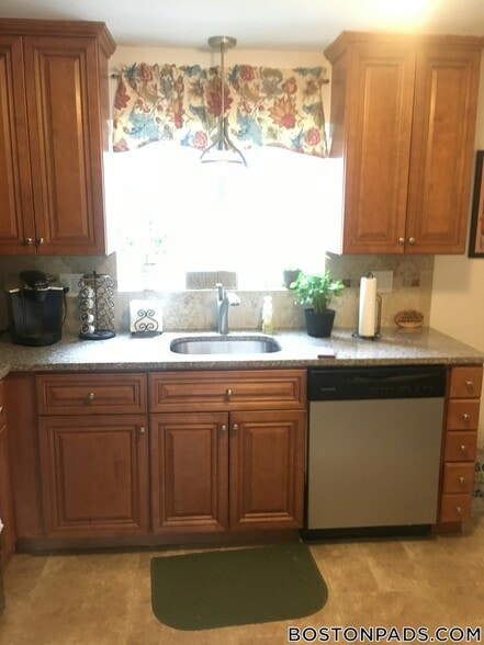 Building Photo - 25 Oxford Cir