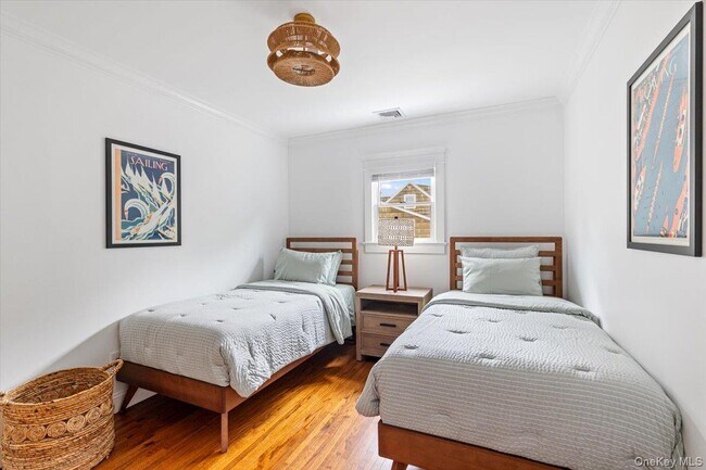 Building Photo - 13 Colonial Ln