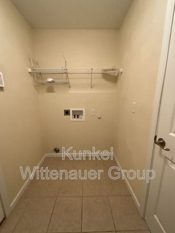 Building Photo - 40 Oak Pointe Cir