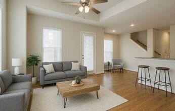 Building Photo - 2370 Bastrop St