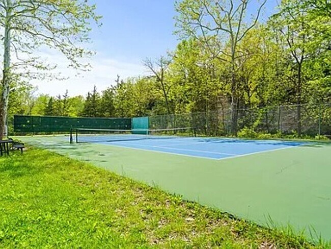 Building Photo - Marvelous 4 Bed 2.5 Bath House In Quarry H...