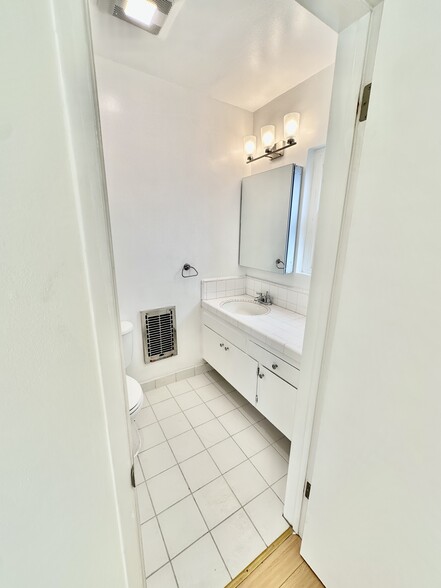 Building Photo - 1601 S Shenandoah St