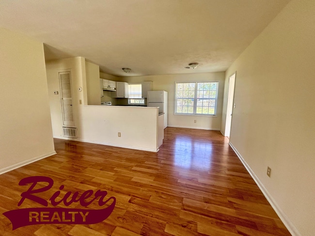 Building Photo - | $1250 | Charming 3-bedroom home with spacious yard for rent now!