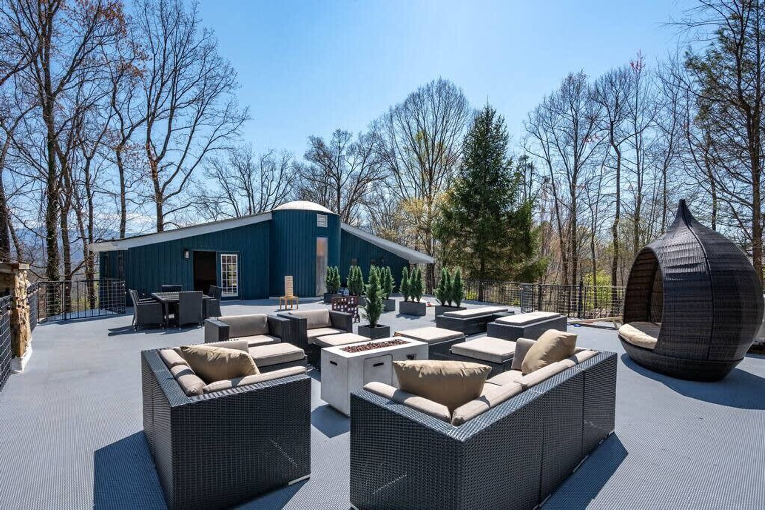 Building Photo - 578 Mountain Dr