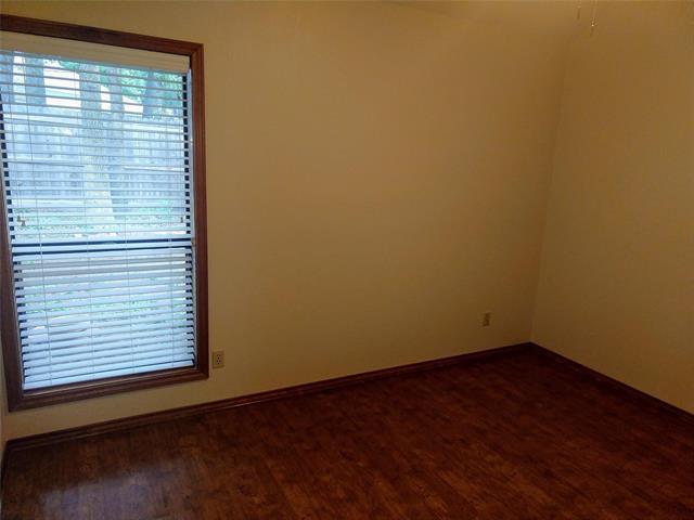 Building Photo - 6218 Paradise Dr