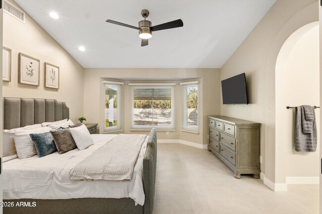 Building Photo - 2735 N Diego Cir