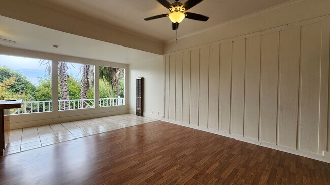 Building Photo - 401 Vine Ave