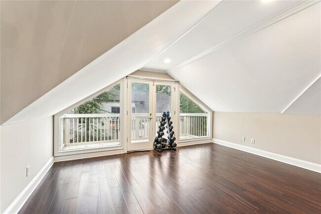 Building Photo - 511 Pine Valley Rd SE