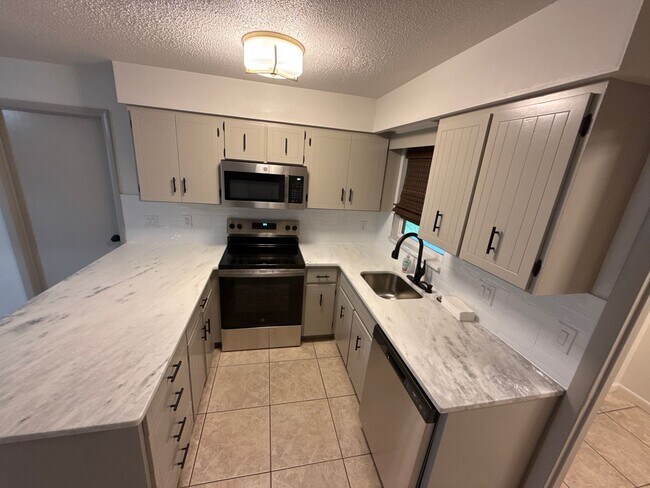 Building Photo - Amazing Location & Spacious Corner Lot!