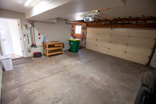 Building Photo - 5720 W 108th Pl