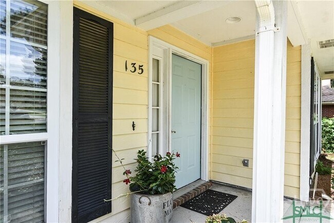 Building Photo - 135 Hermitage Dr