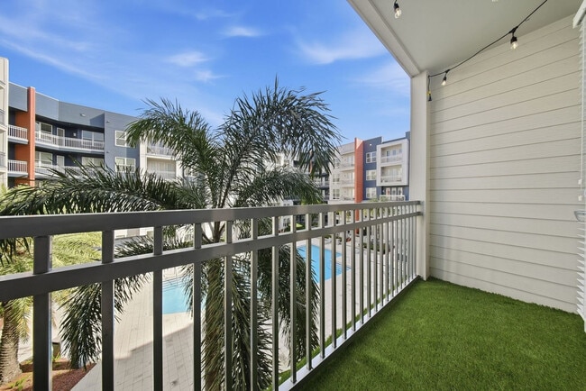 Building Photo - 1700 W Cleveland St