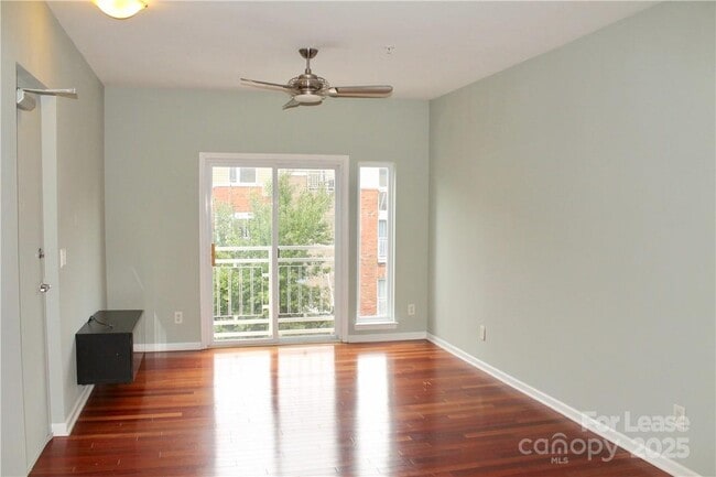 Building Photo - 625 Raphael Place