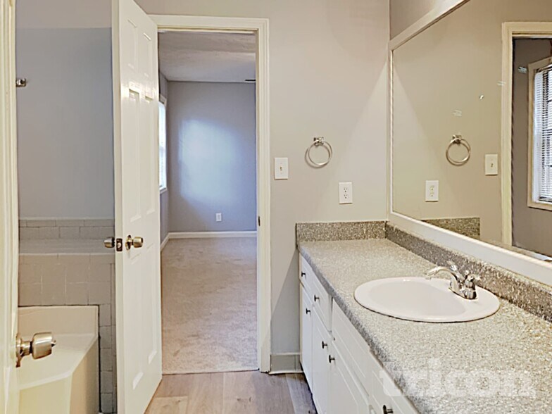 Building Photo - 110 Springvalley Way