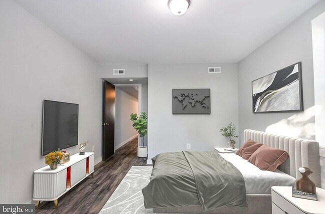 Building Photo - 1815 N 59th St