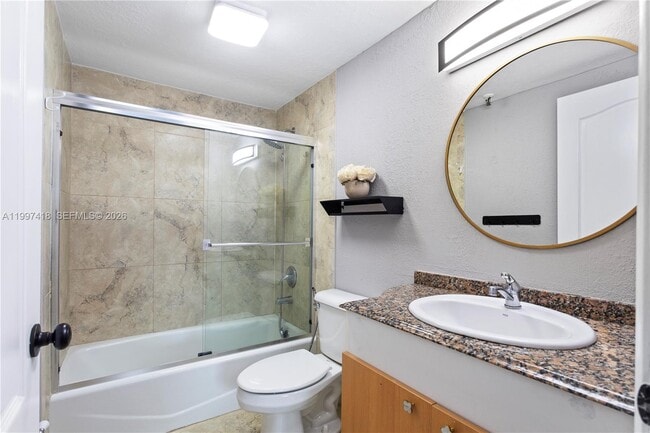 Building Photo - 677 NE 24th St