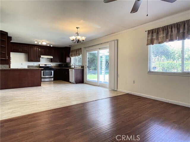 Building Photo - 411 N Prospectors Rd