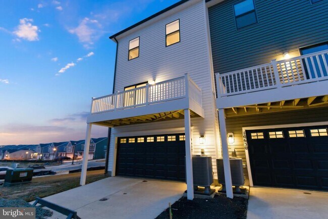 Building Photo - 5229 Manor Park Dr