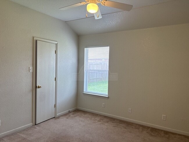 Building Photo - 2104 Schorn Dr