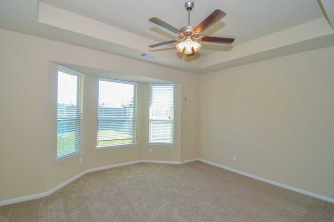 Building Photo - 15706 Whispering Green Dr
