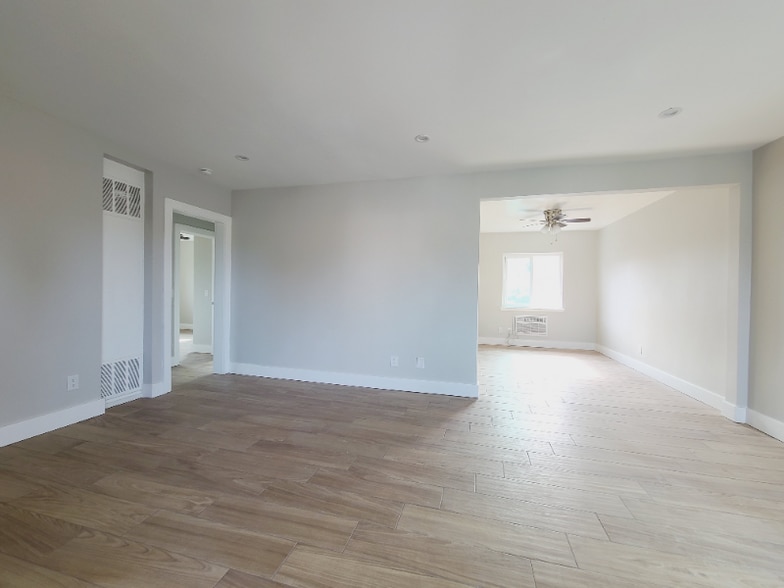 Building Photo - 14248 Gilmore St