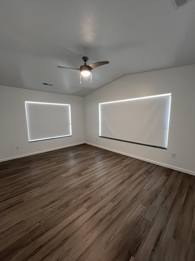 Building Photo - 209 Millersburg St