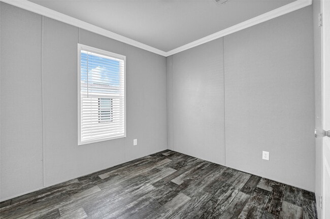 Building Photo - 127 Lear Ln