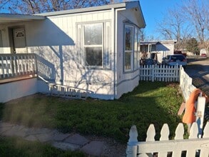 Building Photo - 2 bed 1 bath NW Boise