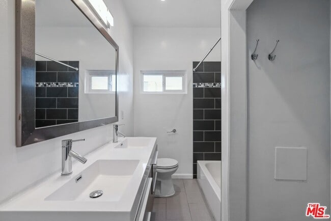 Building Photo - 3933 Woolwine Dr