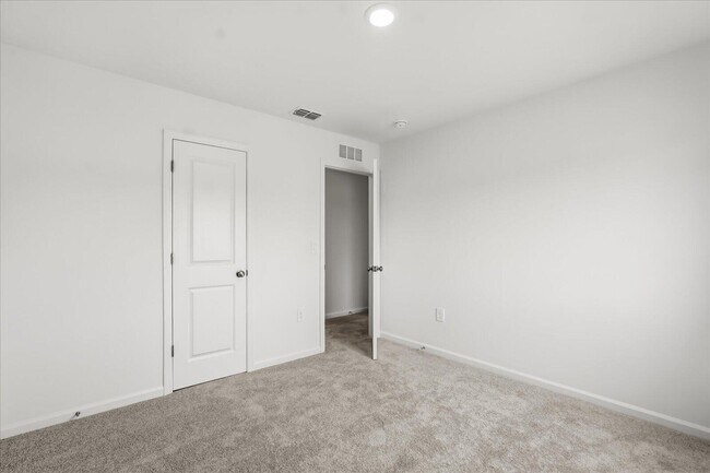 Building Photo - 5100 Clay Whaley Rd