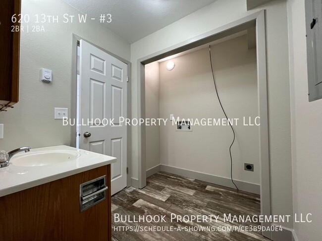 Building Photo - Move in Special - $300 off first FULL mont...