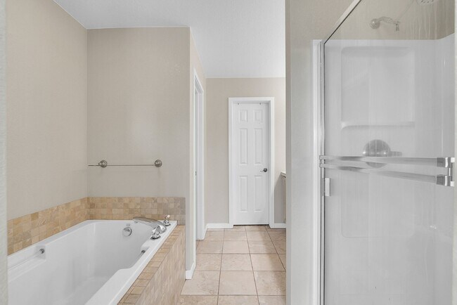 Building Photo - $2,925.00 - 3-bed, 3.5 bath Townhome with Finished Basement and Fireplace in Broomfield!