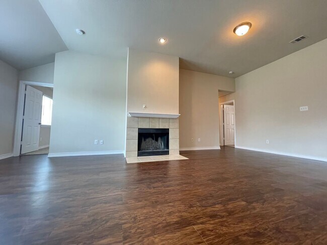 Building Photo - PRICE REDUCED!!! Denton County but Northwe...