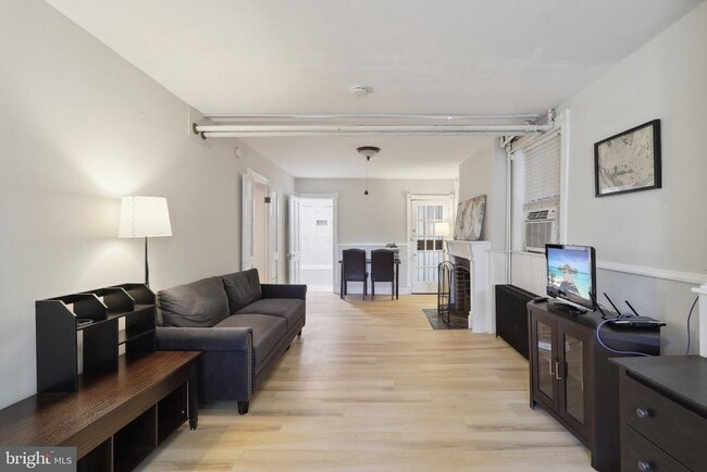 Building Photo - 409 South Carolina Ave SE