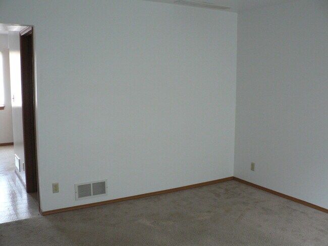 Building Photo - 105 Wood Ct