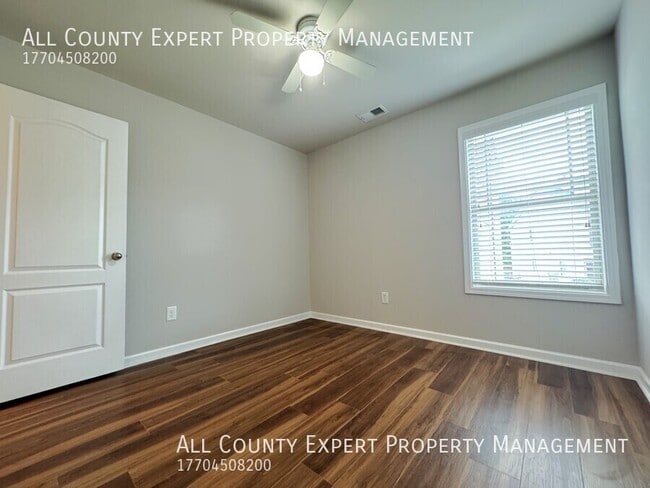 Building Photo - 157 Townview Dr
